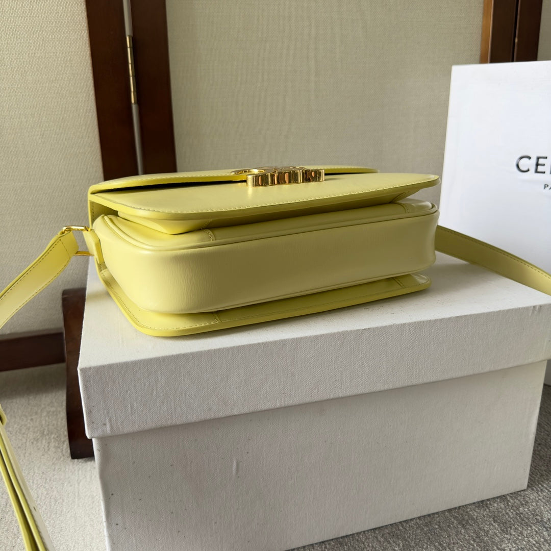 CLASSIQUE TRIOMPHE 22 CUIR DE VEAU LIME QUINCAILLERIE OR