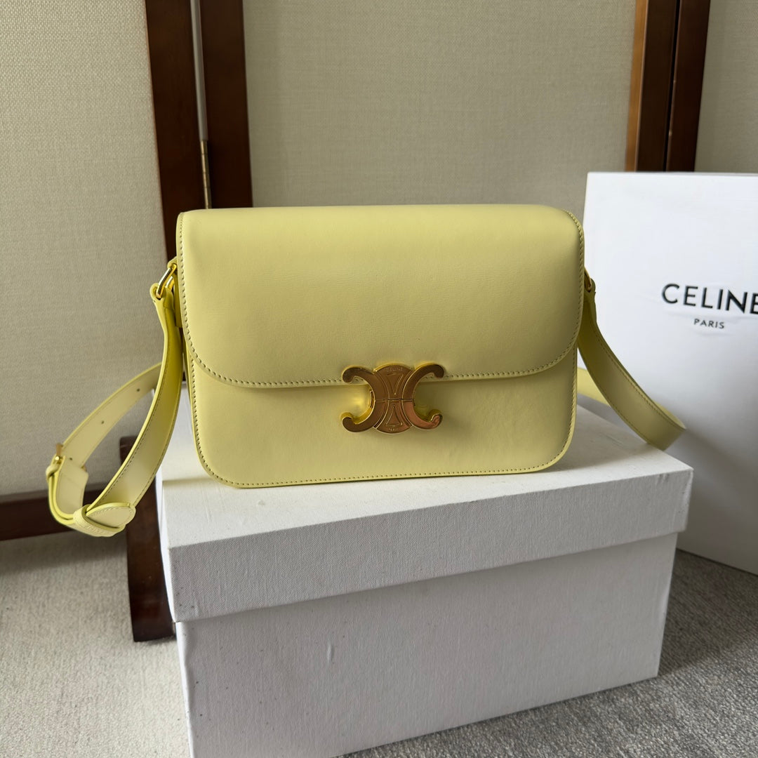 CLASSIQUE TRIOMPHE 22 CUIR DE VEAU LIME QUINCAILLERIE OR