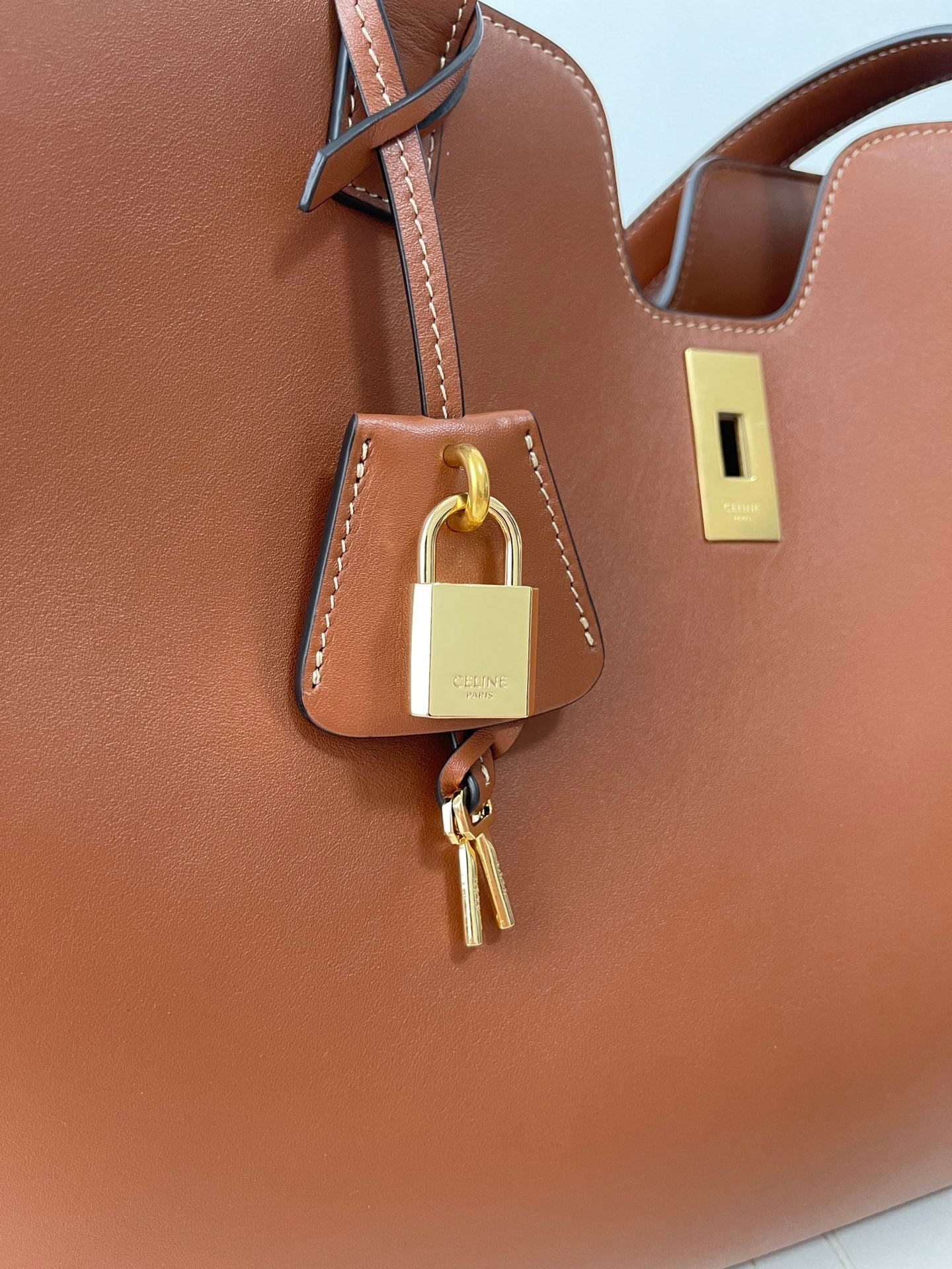 CABAS 16 37CM ​​CUIR DE VEAU TAN