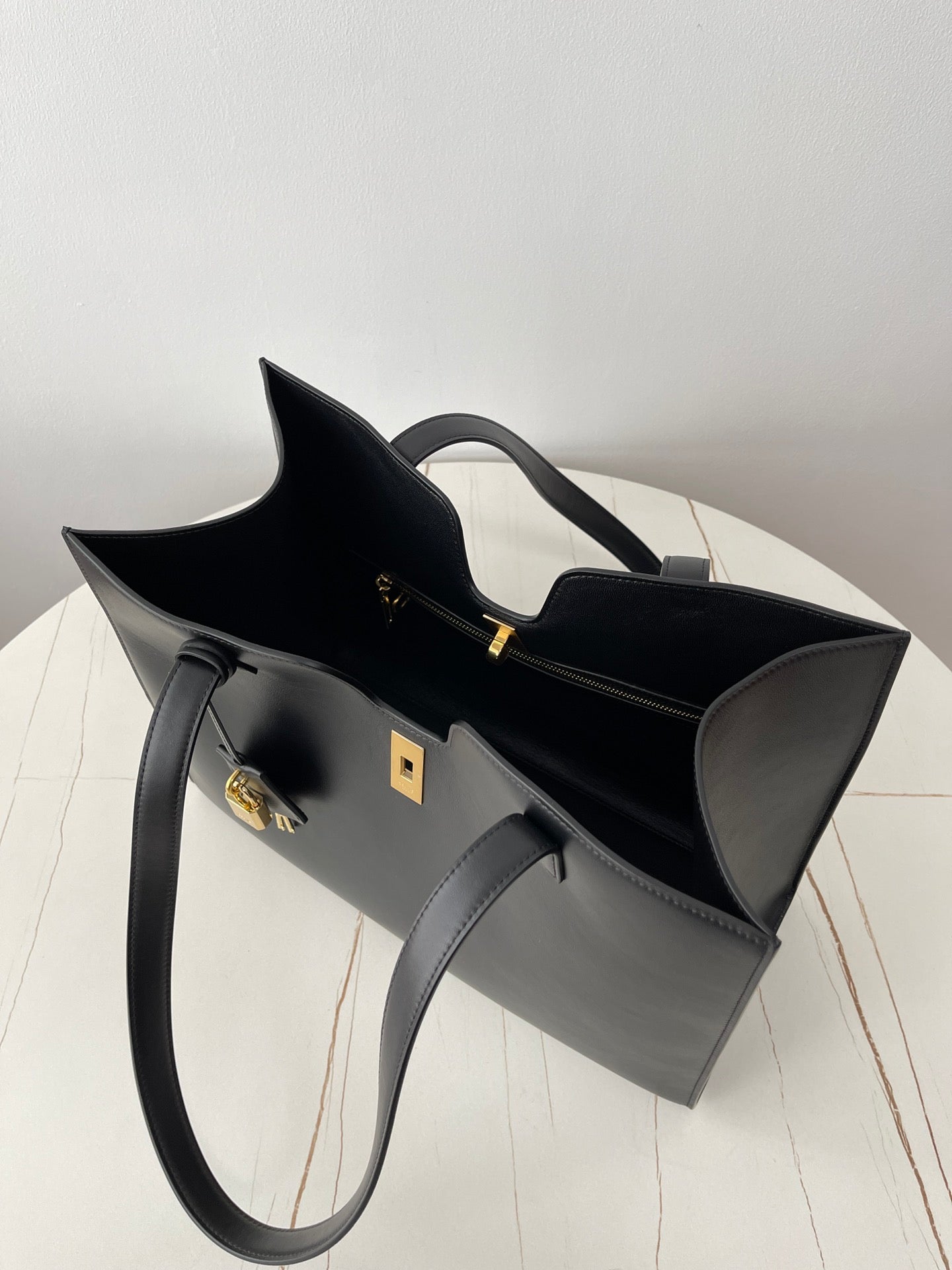CABAS 16 37CM ​​CUIR DE VEAU NOIR
