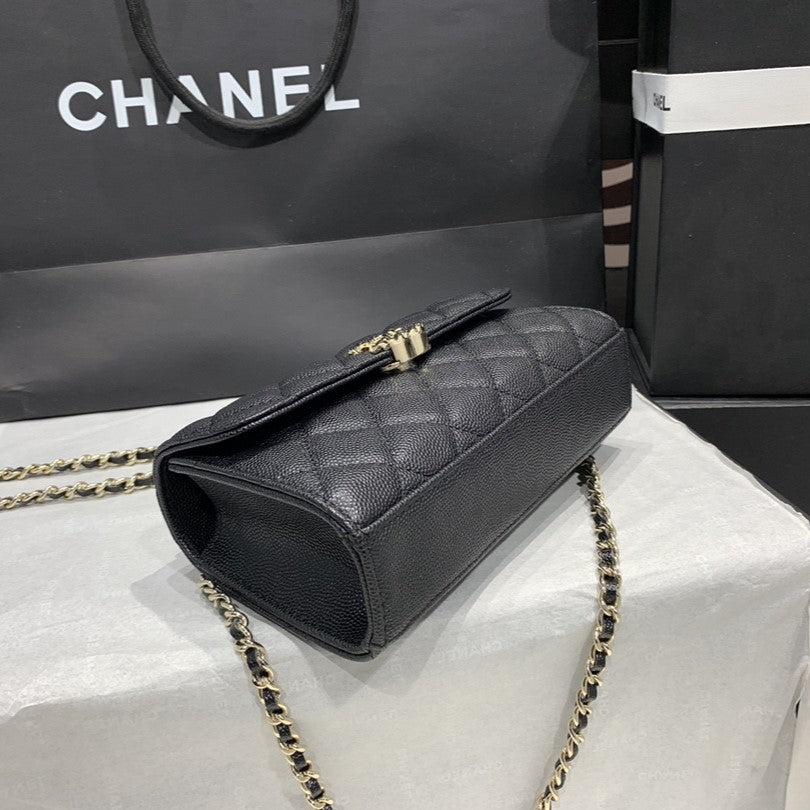 23P FLAP BAG 19CM BLACK CAVIAR GOLD HARDWARE