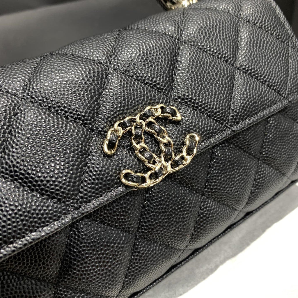 23P FLAP BAG 19CM BLACK CAVIAR GOLD HARDWARE