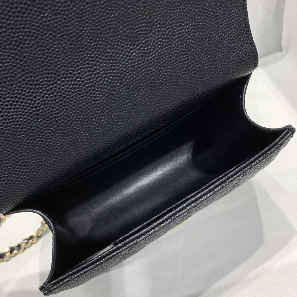 23P FLAP BAG 15CM BLACK CAVIAR GOLD HARDWARE