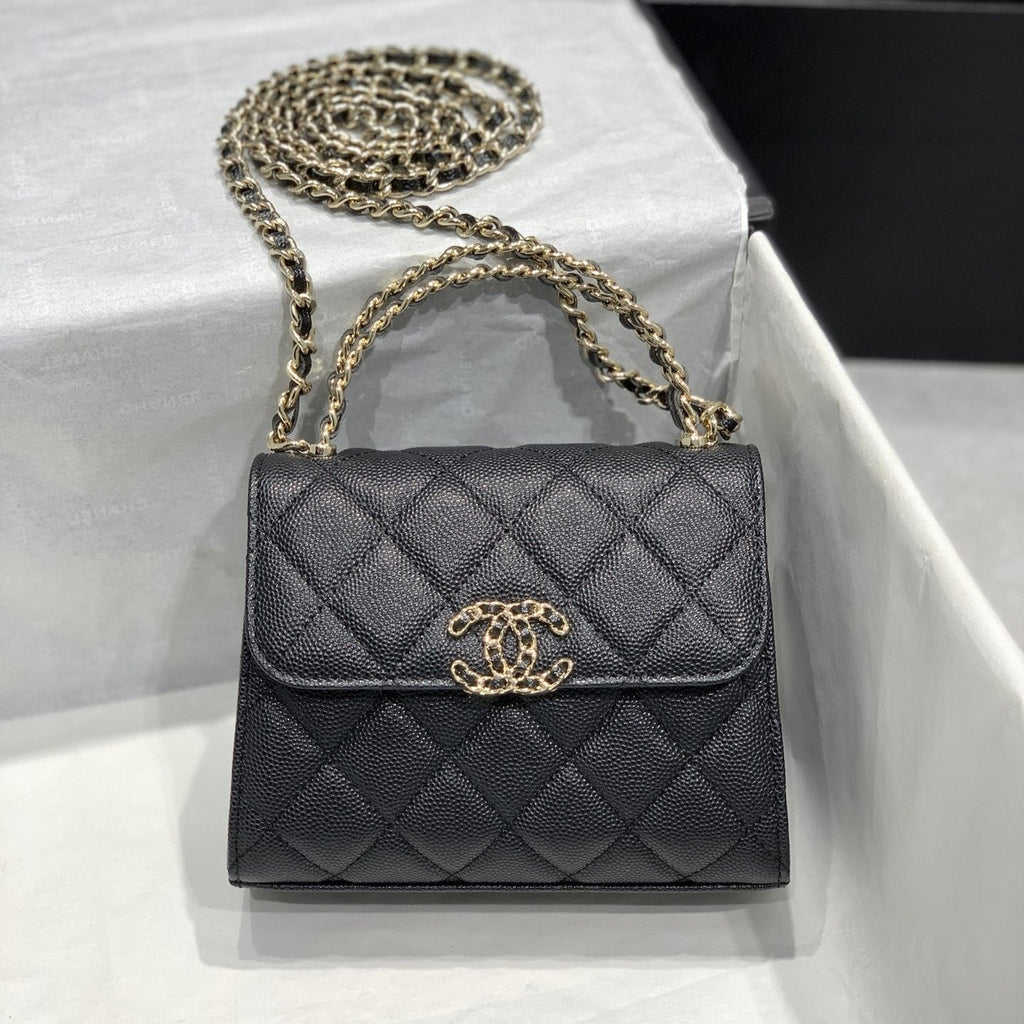23P FLAP BAG 15CM BLACK CAVIAR GOLD HARDWARE