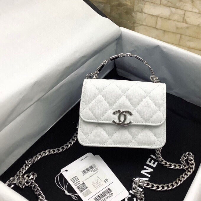 CC WOC 13CM WITH TOP HANDLE WHITE QUILTED CAVIAR LEATHER SILVER HARDWARE