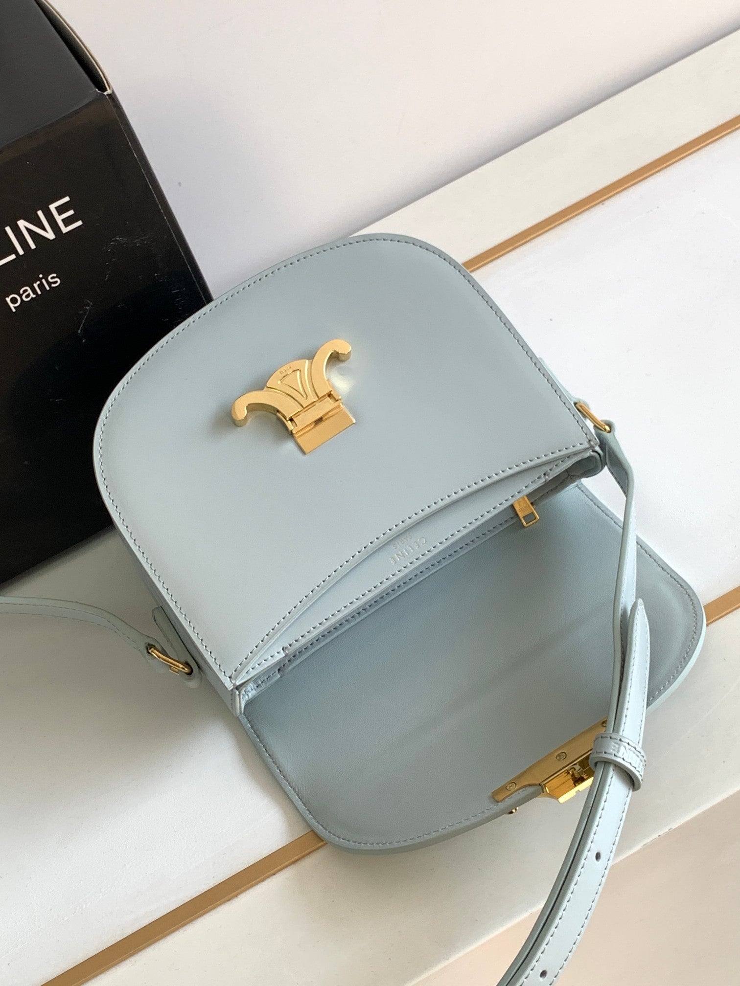 TEEN BESACE TRIOMPHE 18.5 CUIR DE VEAU BLEU NUAGE