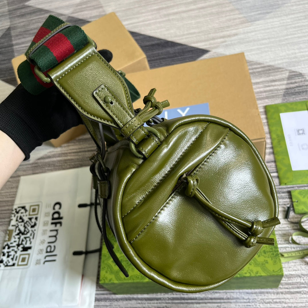 SAC DE VOYAGE GG PETIT 28 EN CUIR DE VEAU SOLIDE VERT MOUSSE