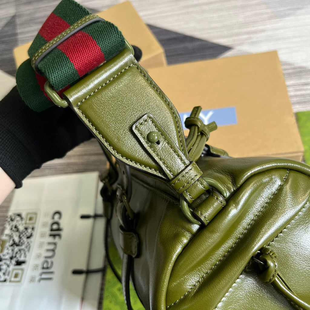 SAC DE VOYAGE GG PETIT 28 EN CUIR DE VEAU SOLIDE VERT MOUSSE