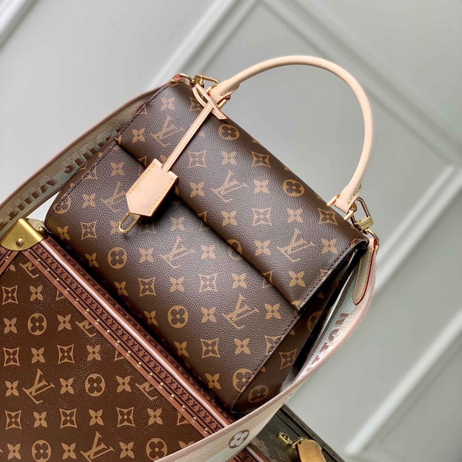 CLUNY BB 28 EN TOILE MONOGRAMME MARRON