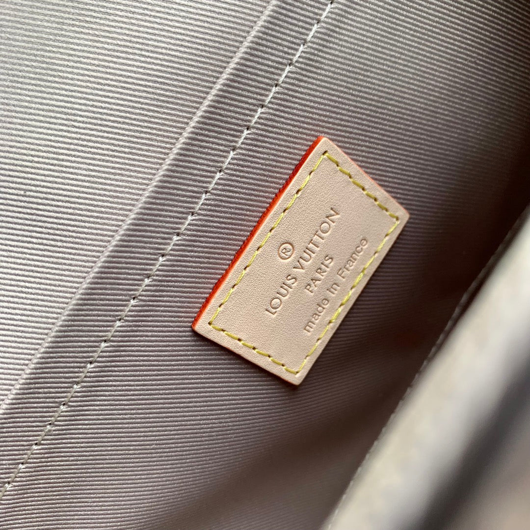 CLUNY BB 28 EN TOILE MONOGRAMME MARRON