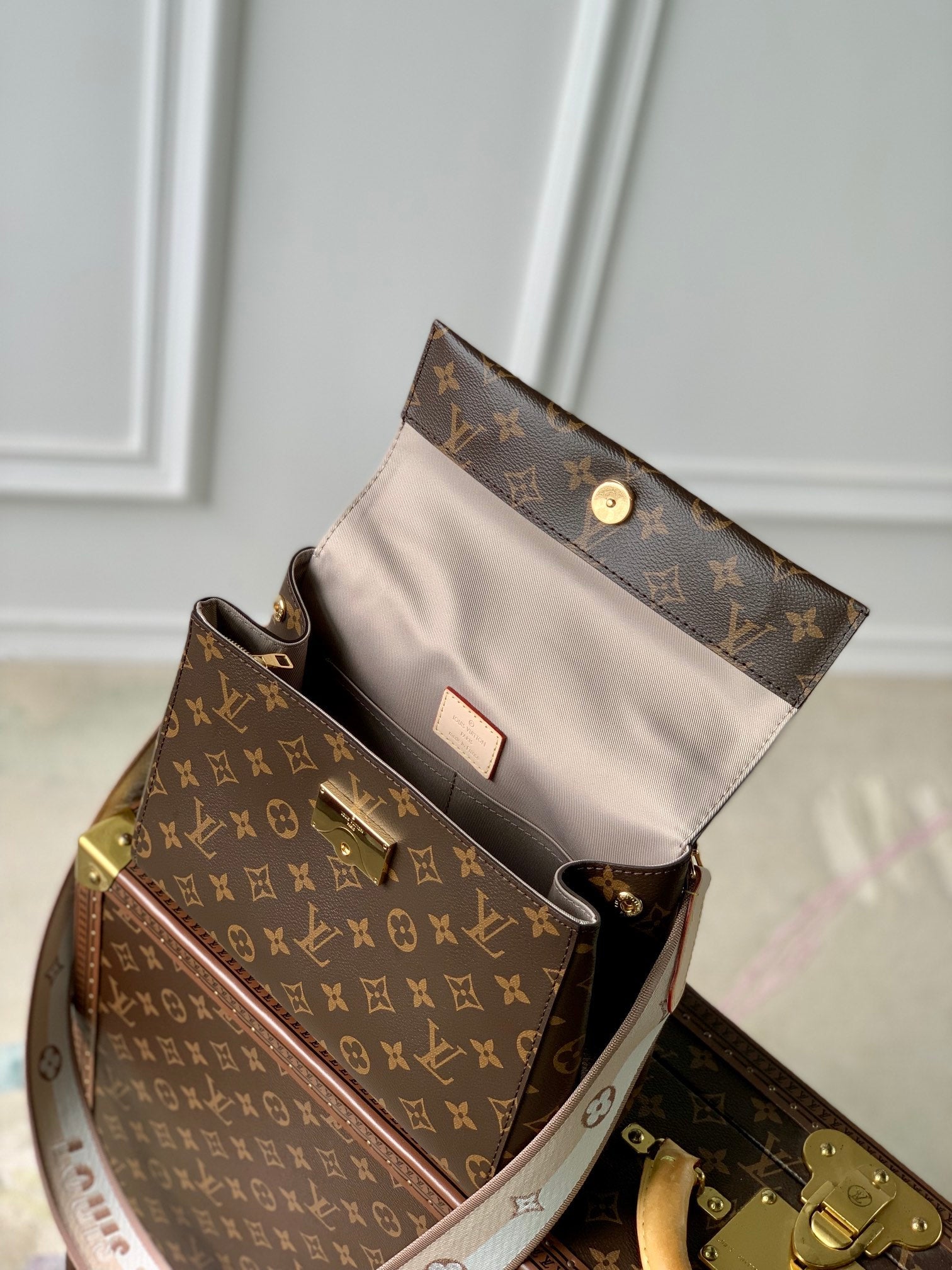 CLUNY BB 28 EN TOILE MONOGRAMME MARRON