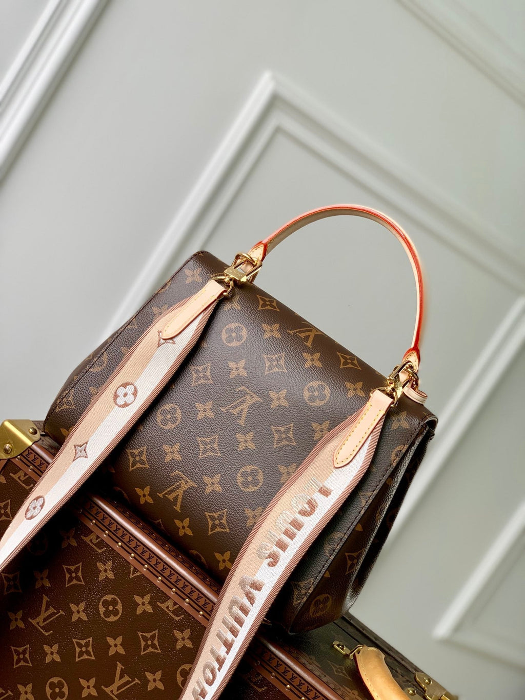 CLUNY BB 28 EN TOILE MONOGRAMME MARRON
