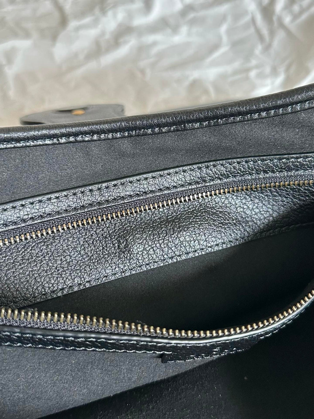 Grand sac bandoulière APHRODITE 47 en cuir de veau noir