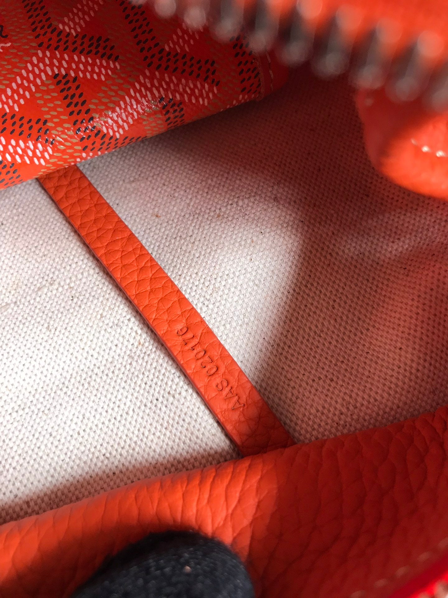 SAC HARDY PM 40 EN TOILE GOYARDINE ORANGE ET GARNITURES EN CUIR TAURILLON