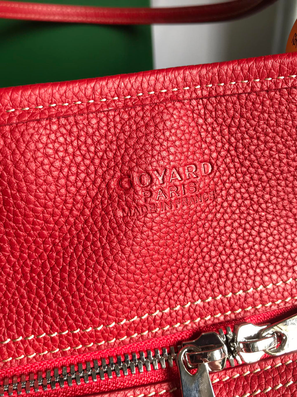 SAC HARDY PM 40 EN TOILE GOYARDINE ROUGE ET GARNITURES EN CUIR TAURILLON