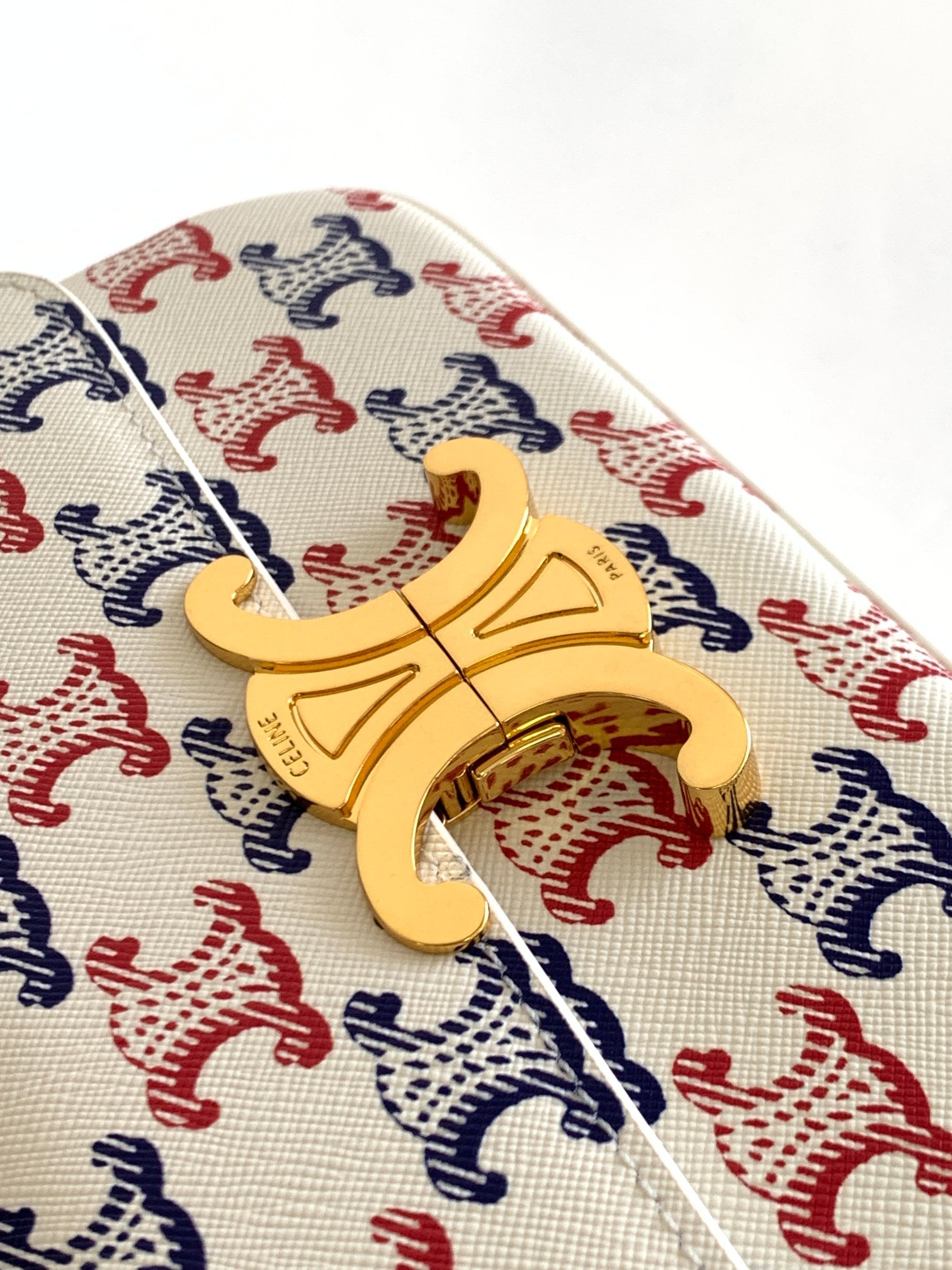 CUIR DE VACHE COLORÉ TRIPHOME 20