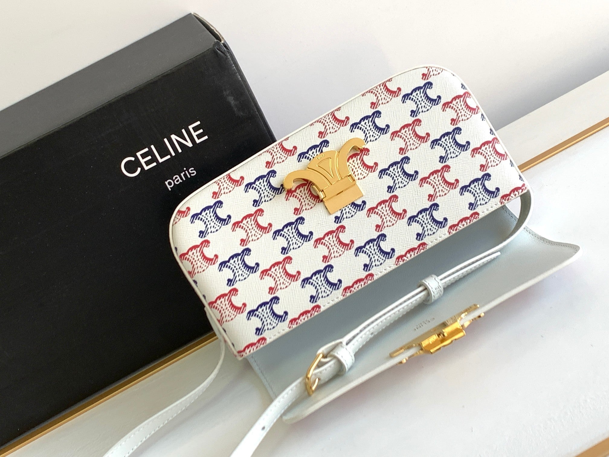 CUIR DE VACHE COLORÉ TRIPHOME 20