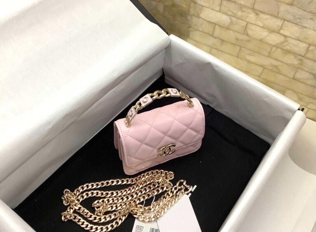 CC WOC 13CM WITH TOP HANDLE PINK QUILTED CALFSKIN GOLD HARDWARE