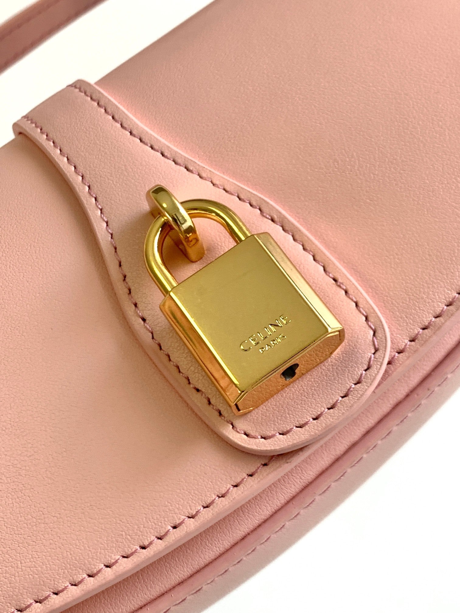 MINI POCHETTE TABOU 18 CUIR DE VEAU ROSE SAKURA