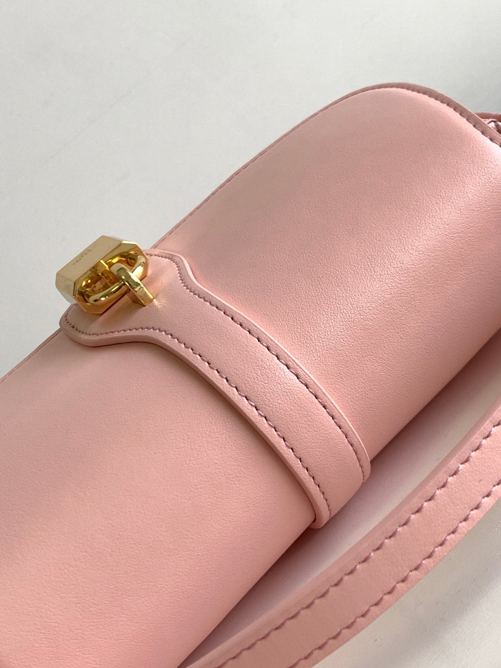 MINI POCHETTE TABOU 18 CUIR DE VEAU ROSE SAKURA