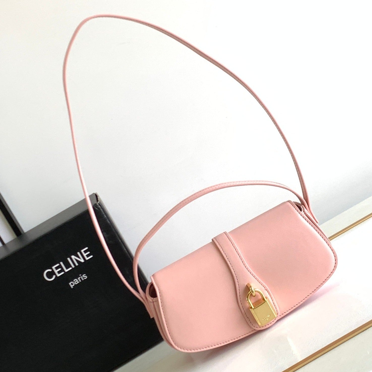 MINI POCHETTE TABOU 18 CUIR DE VEAU ROSE SAKURA