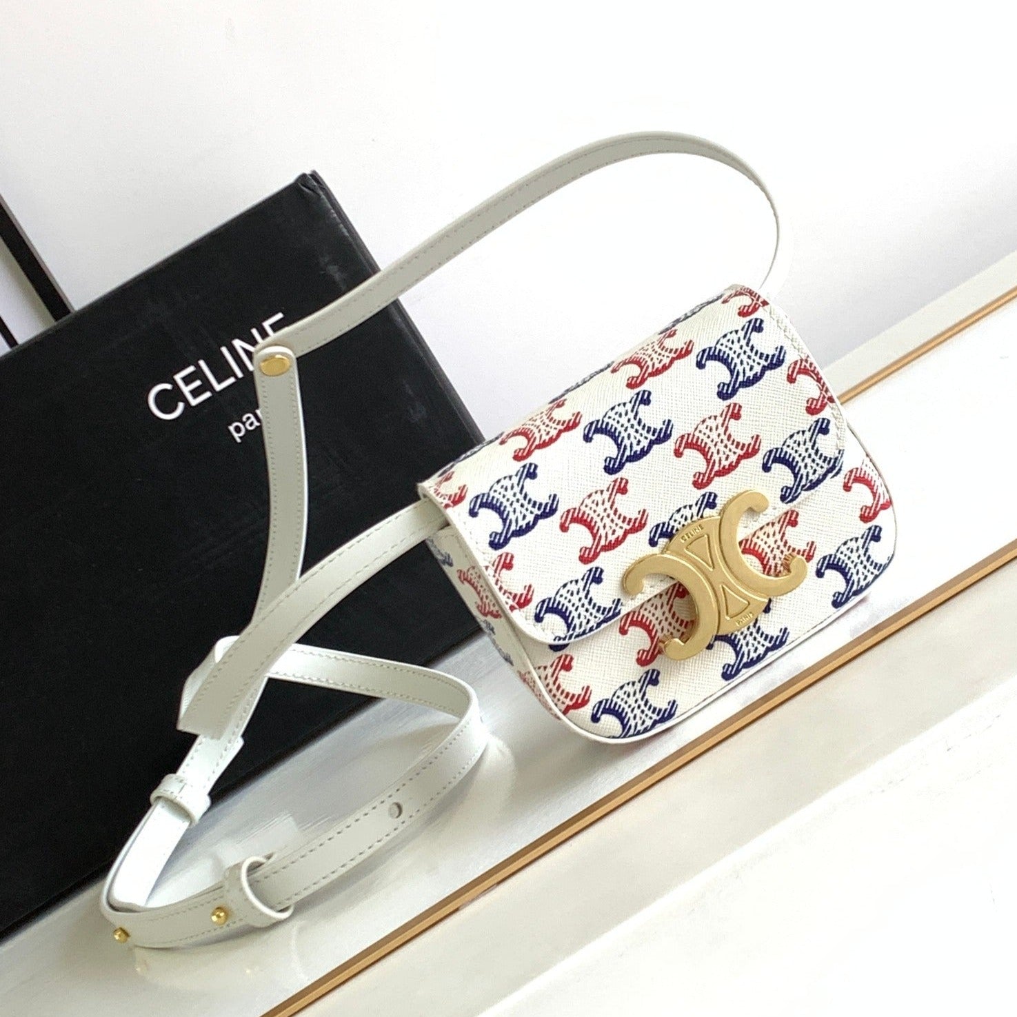 CUIR DE VACHE COLORÉ TRIPHOME 11