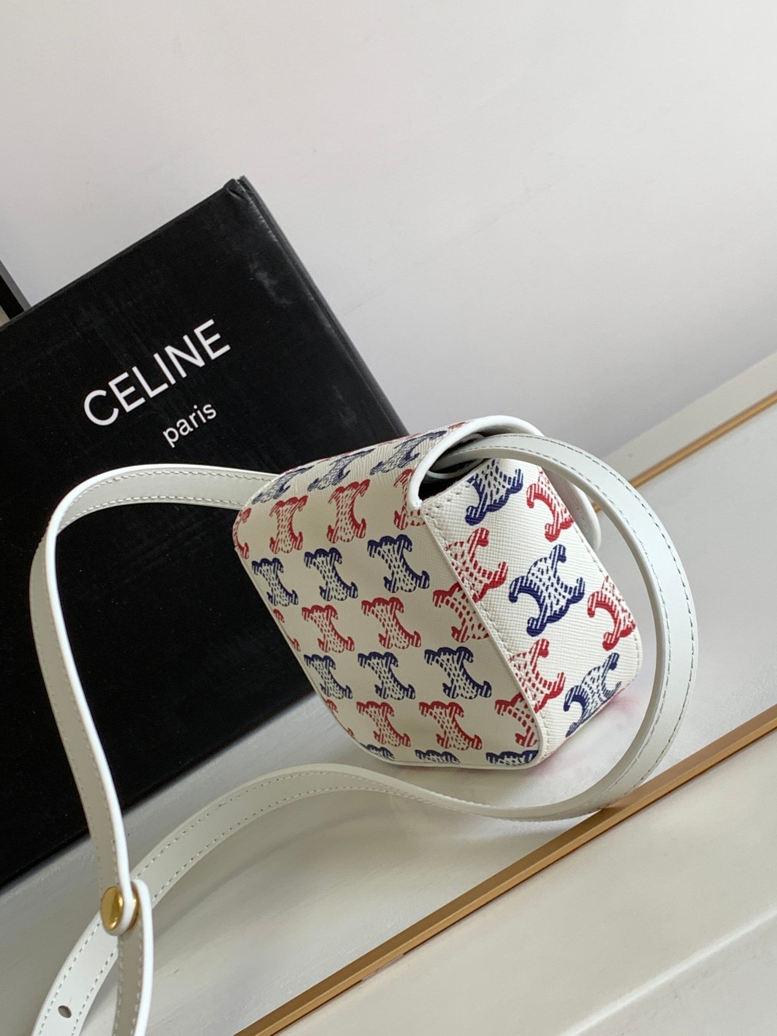 CUIR DE VACHE COLORÉ TRIPHOME 11