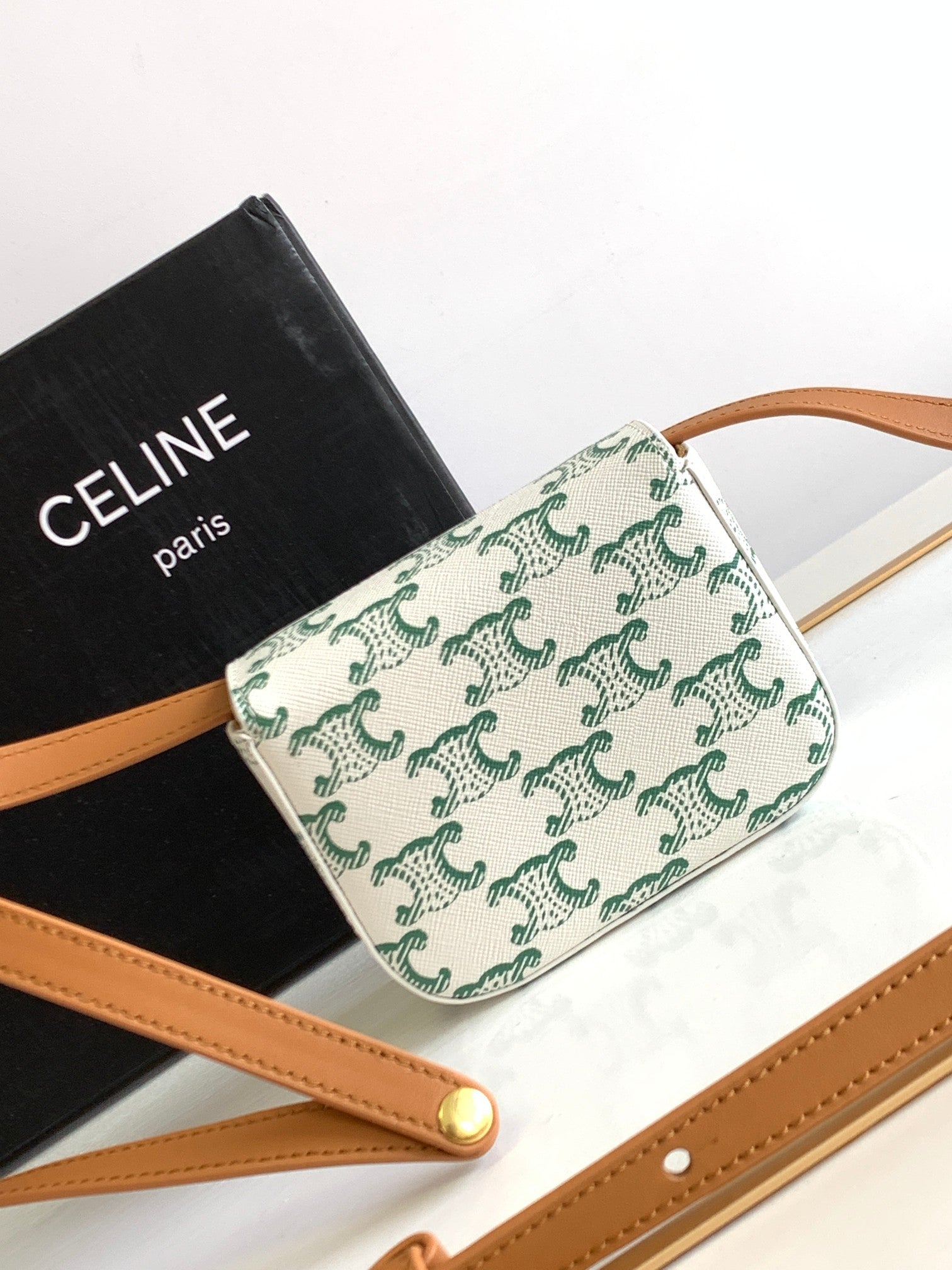 TRIPHOME 11 CUIR DE VACHE VERT BLANC