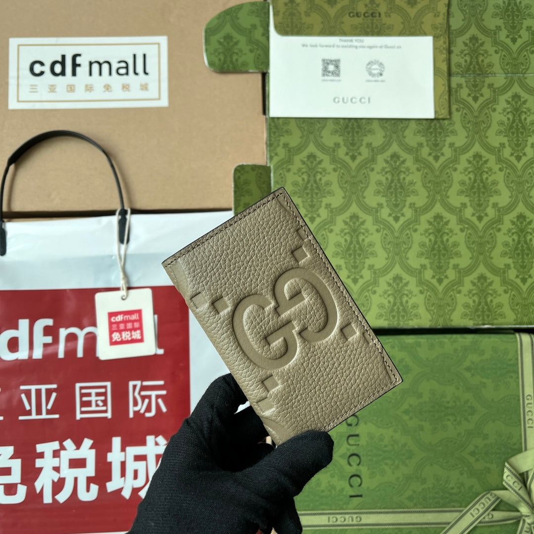 PORTE-CARTES 12 EN CUIR DE VEAU VERT MOUSSE EMBOSSÉ