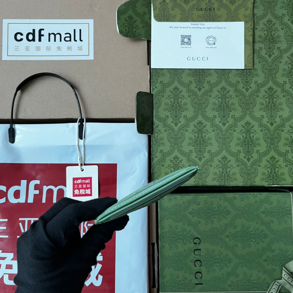 ÉTUI À CARTES MATELASSÉ MARMONT 10 EN CUIR D'AGNEAU VERT CLAIR