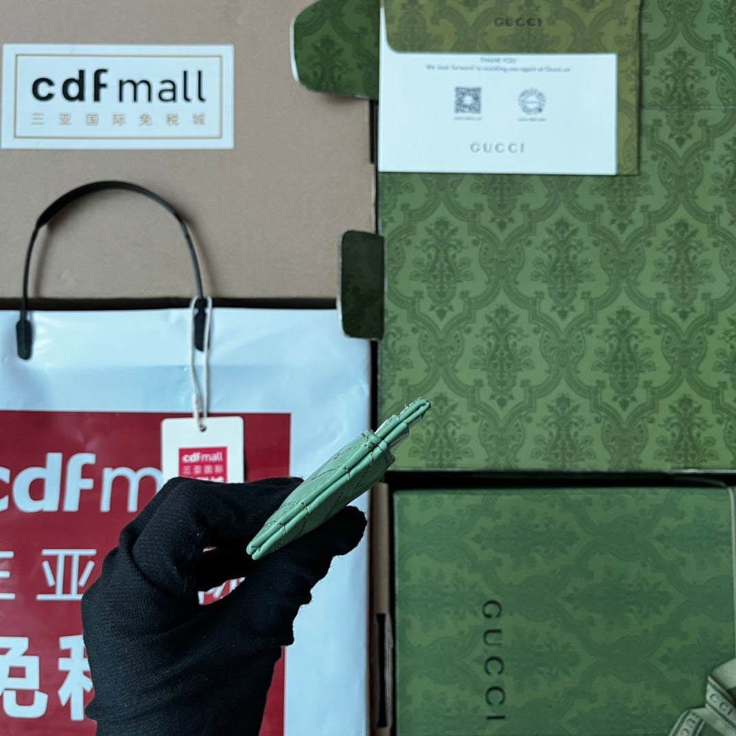 ÉTUI À CARTES MATELASSÉ MARMONT 10 EN CUIR D'AGNEAU VERT CLAIR