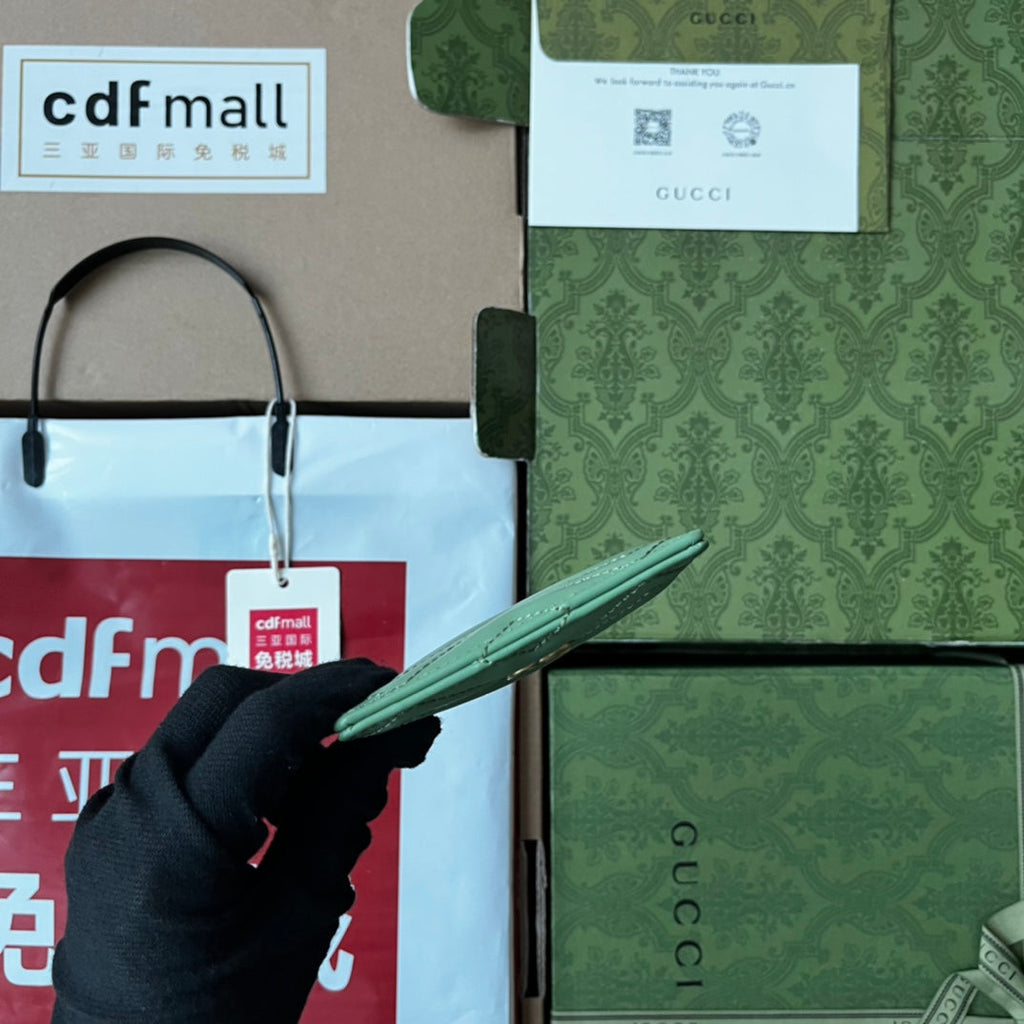 ÉTUI À CARTES MATELASSÉ MARMONT 10 EN CUIR D'AGNEAU VERT CLAIR