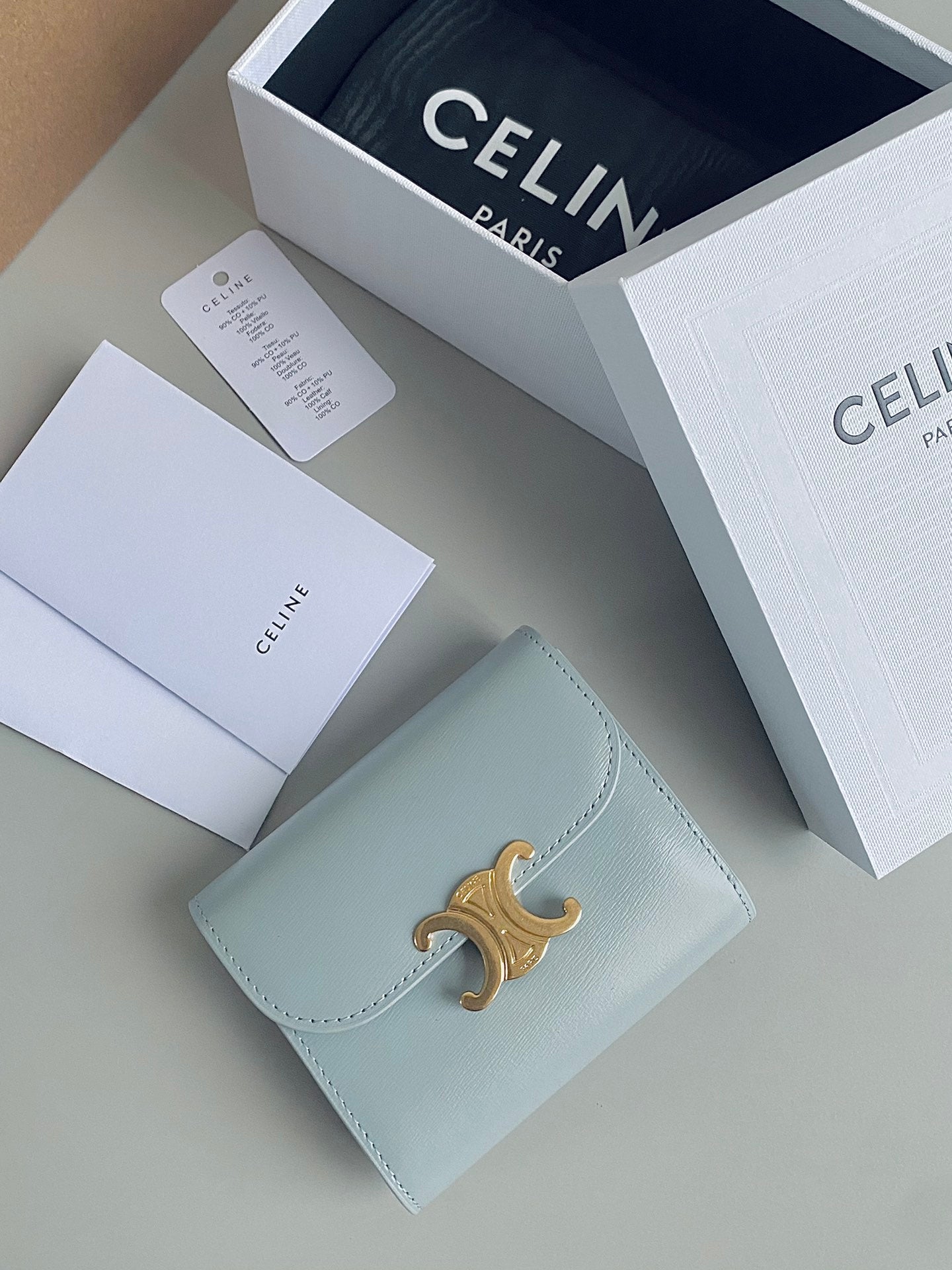 PORTEFEUILLE TRIPHOME 10 TROIS VOLETS EN CUIR DE VEAU BLEU PASTEL