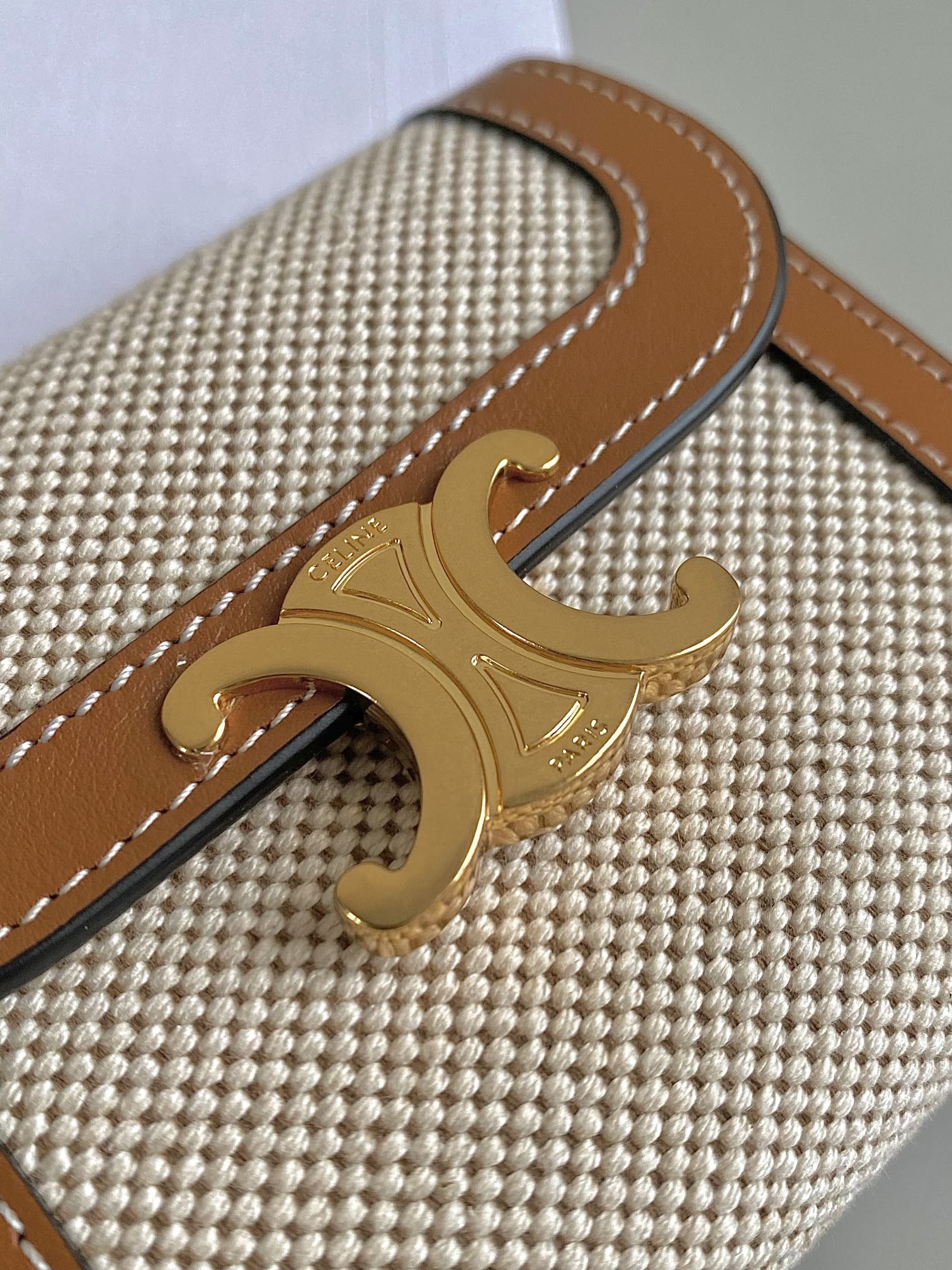 PORTEFEUILLE TRIPHOME 10 TROIS VOLETS EN CUIR DE VEAU ET TOILE BLANC MARRON