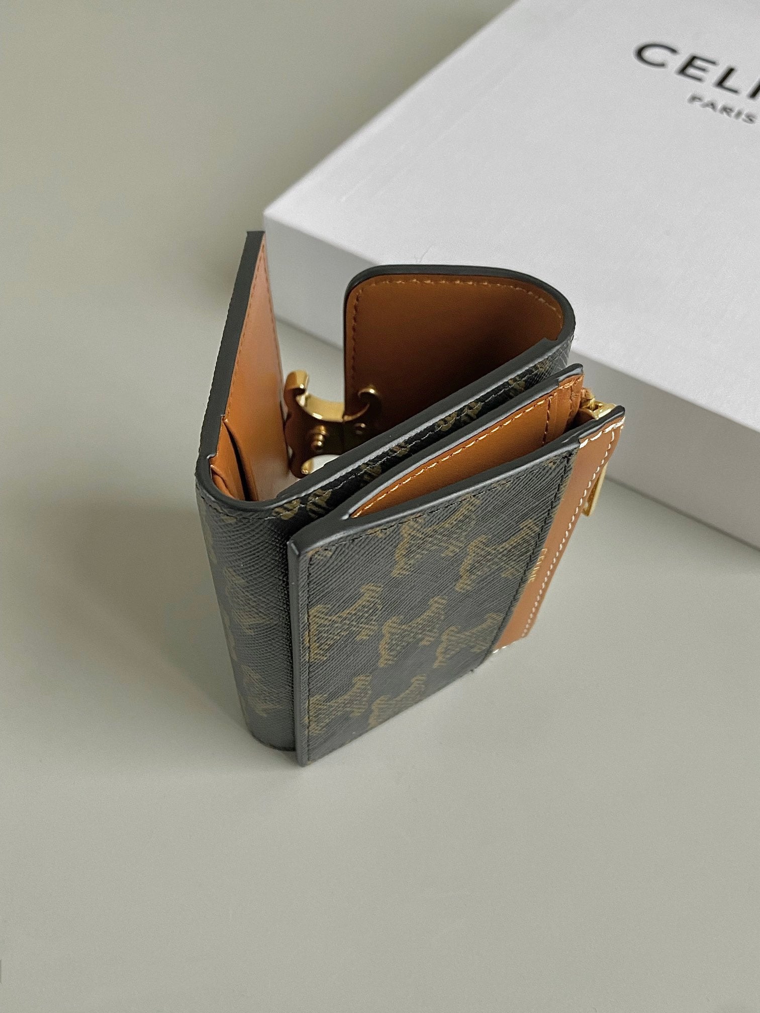 PORTEFEUILLE TRIPHOME 9 DEUX EN UN CUIR DE VEAU MARRON OLD FLOWER