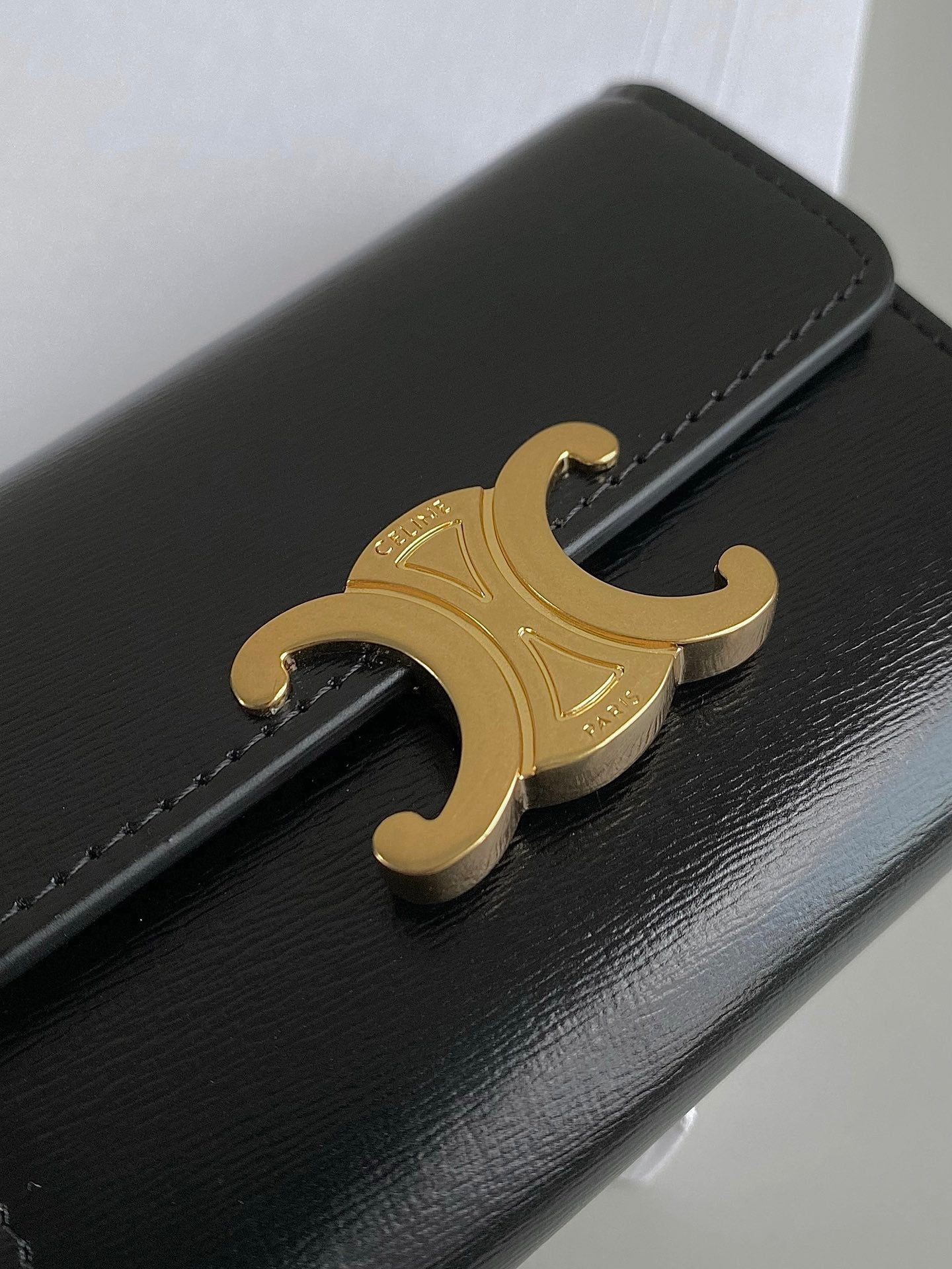 PORTEFEUILLE TRIPHOME 9 DEUX EN UN EN CUIR DE VEAU NOIR