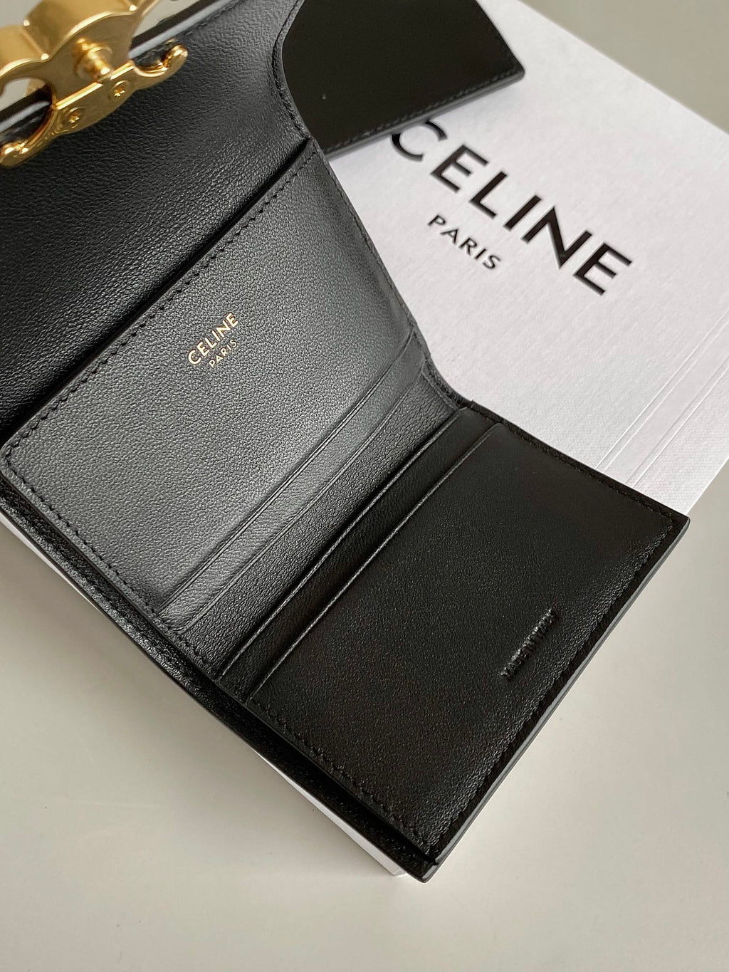 PORTEFEUILLE TRIPHOME 9 DEUX EN UN EN CUIR DE VEAU NOIR