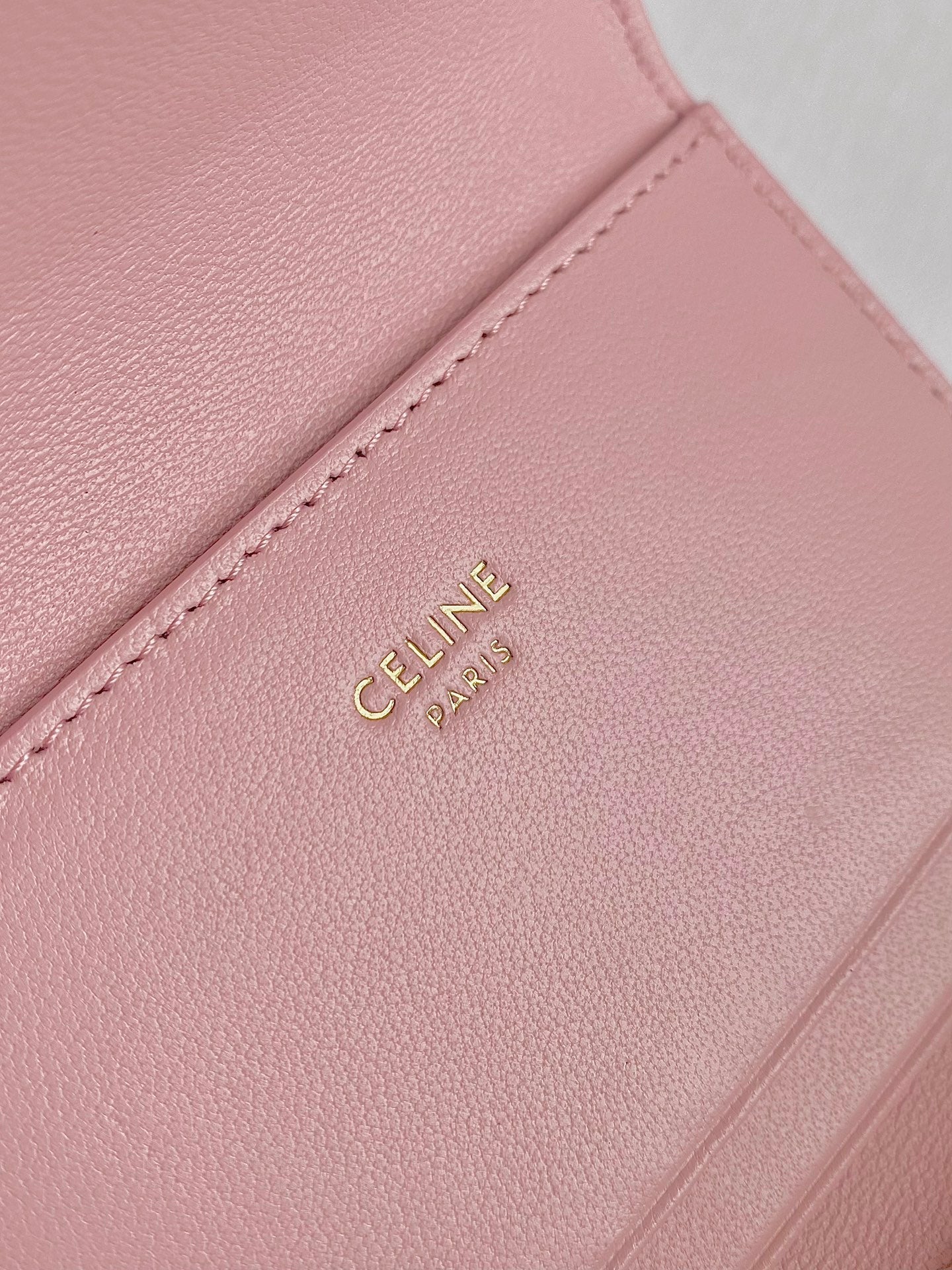 PORTEFEUILLE TRIPHOME 9 DEUX EN UN EN CUIR DE VEAU ROSE PASTEL