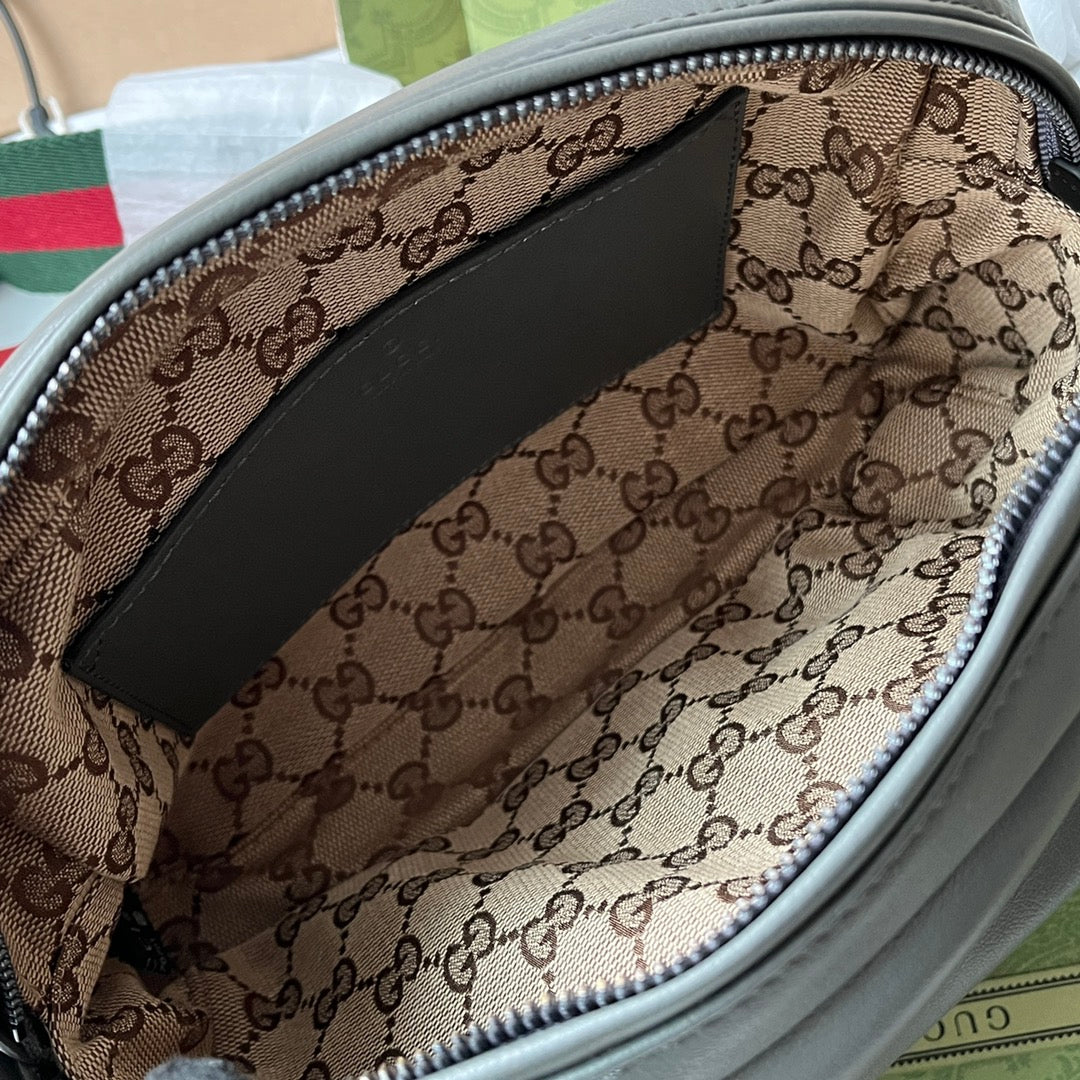 SAC BANDOULIÈRE 23 EN CUIR DE VEAU GRIS