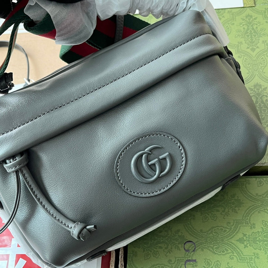 SAC BANDOULIÈRE 23 EN CUIR DE VEAU GRIS