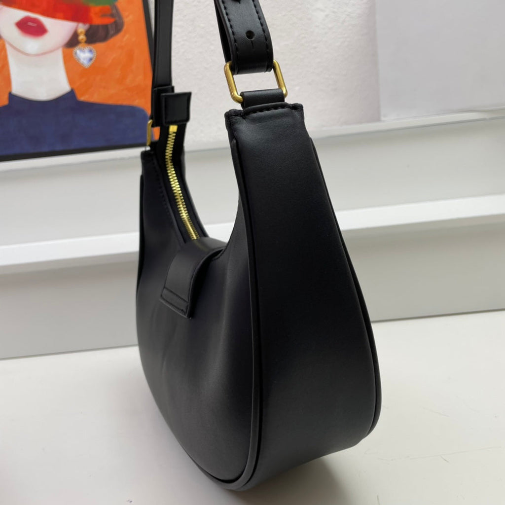 23 SAC EN CUIR DE VEAU NOIR