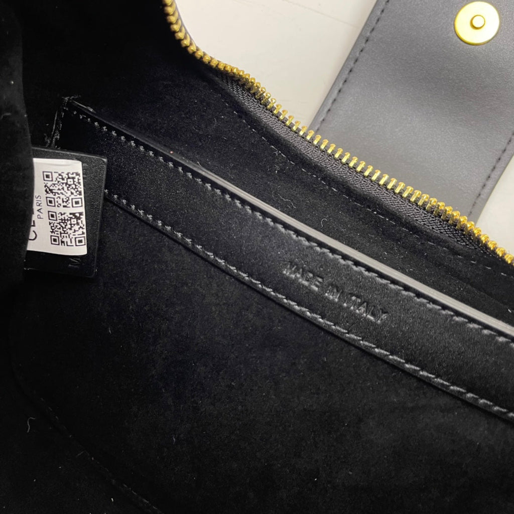 23 SAC EN CUIR DE VEAU NOIR