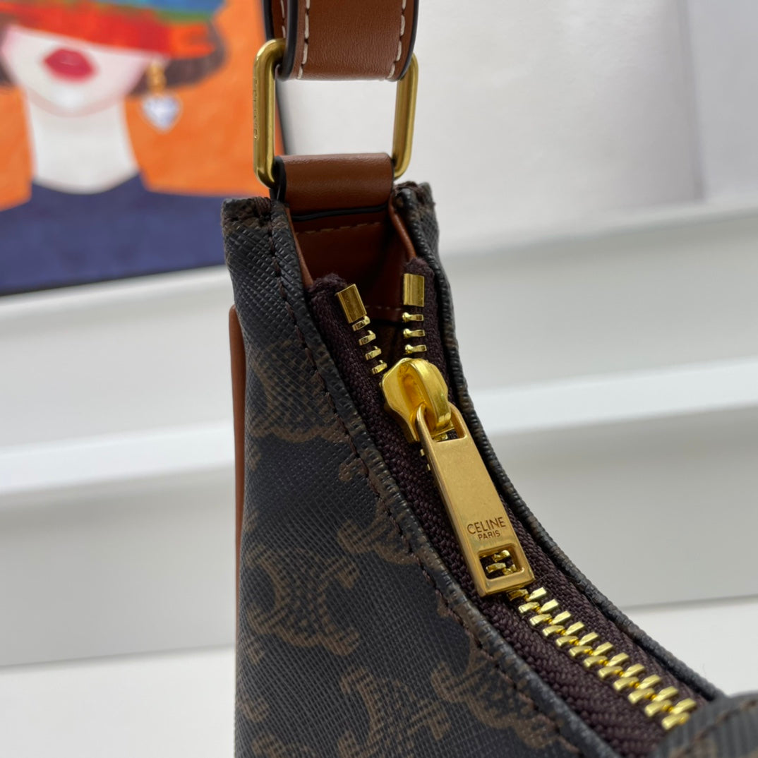 23 SAC EN CUIR DE VEAU MOTIF NOIR