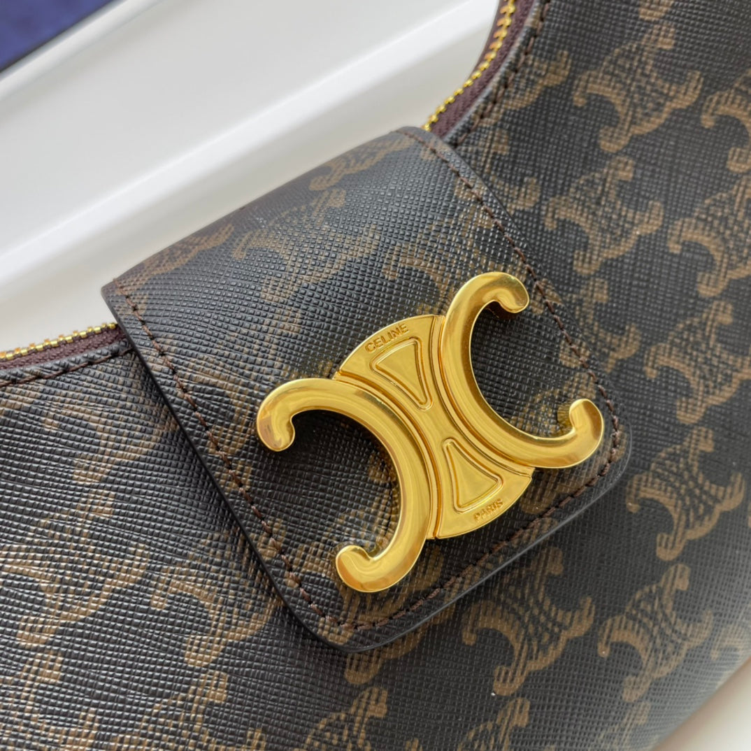 23 SAC EN CUIR DE VEAU MOTIF NOIR