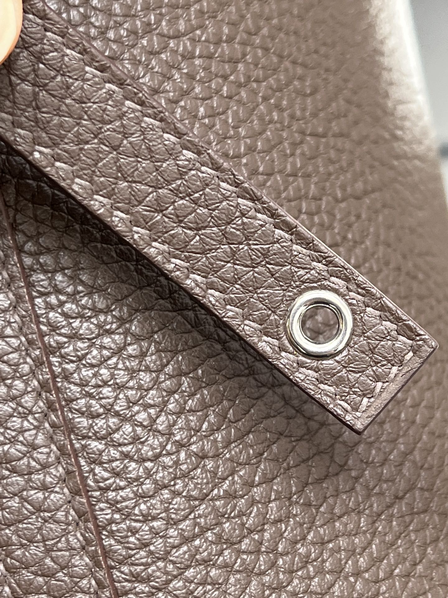 HM PICOTIN LOCK 18 CUIR TOGO CHOCOLAT