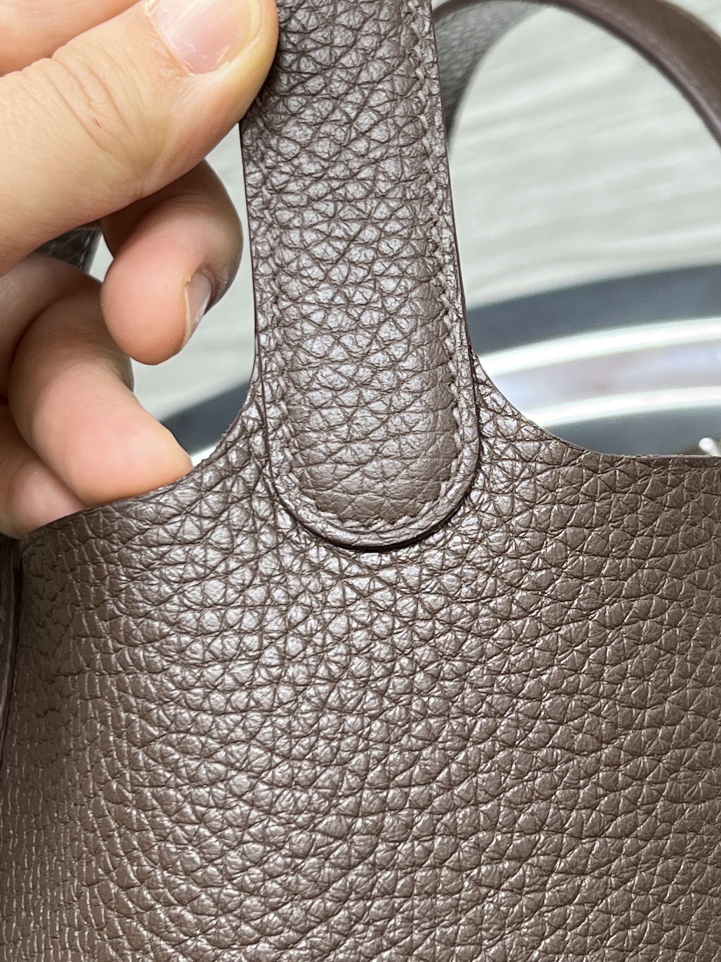 HM PICOTIN LOCK 18 CUIR TOGO CHOCOLAT
