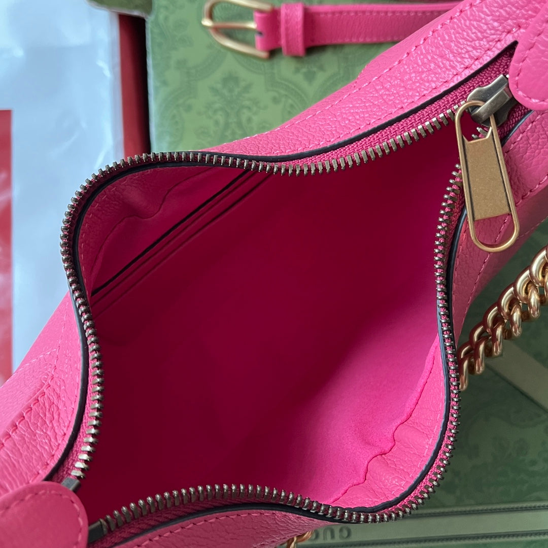 SAC À BANDOULIÈRE 25 EN CUIR DE VEAU ROSE VIF, QUINCAILLERIE DORÉ