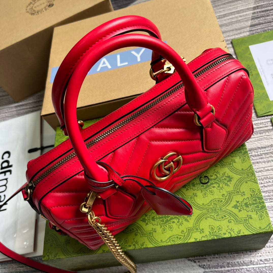 SAC À MAIN GG MARMONT MATELASSE 27 EN CUIR DE VEAU ROUGE CERISE