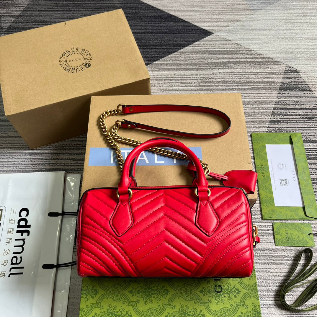 SAC À MAIN GG MARMONT MATELASSE 27 EN CUIR DE VEAU ROUGE CERISE