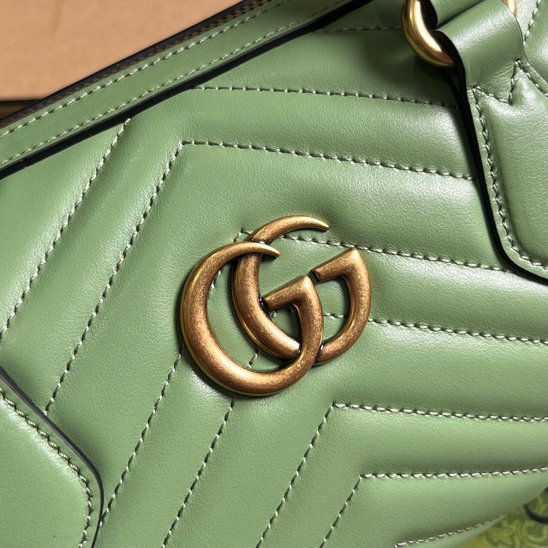 SAC À MAIN GG MARMONT MATELASSE 27 EN CUIR DE VEAU VERT CLAIR